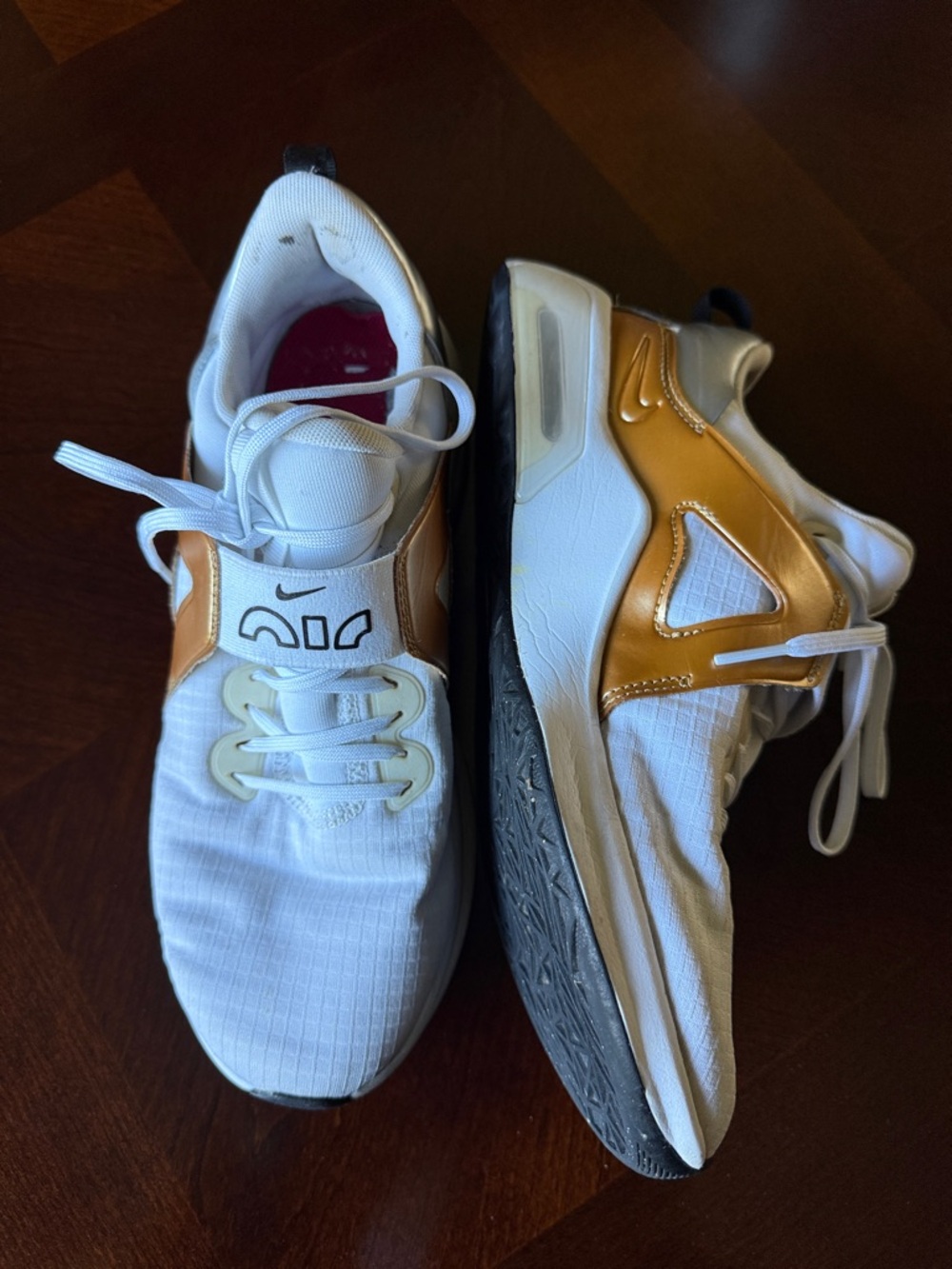 Nike Women’s Air Max White Running Sneakers with Gold Accents size 8.5 - Picture 3 of 13